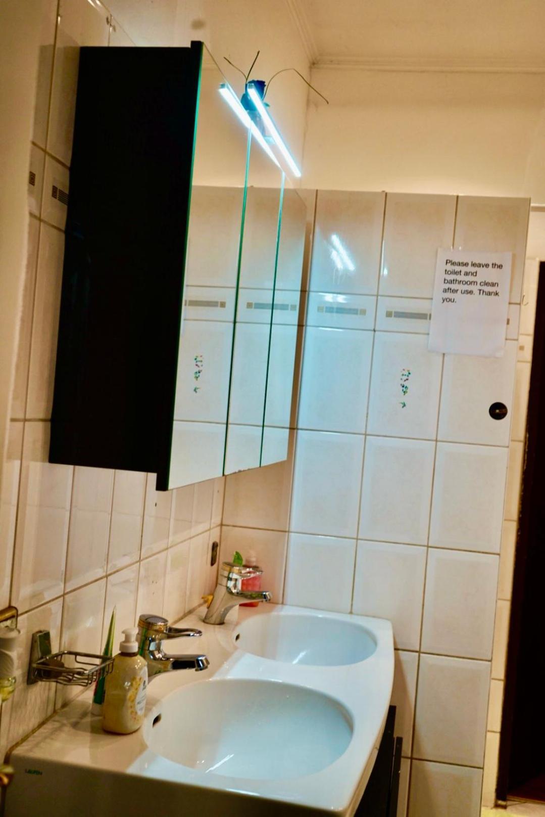 Schoepfwerk Hostel 10 Вена Экстерьер фото