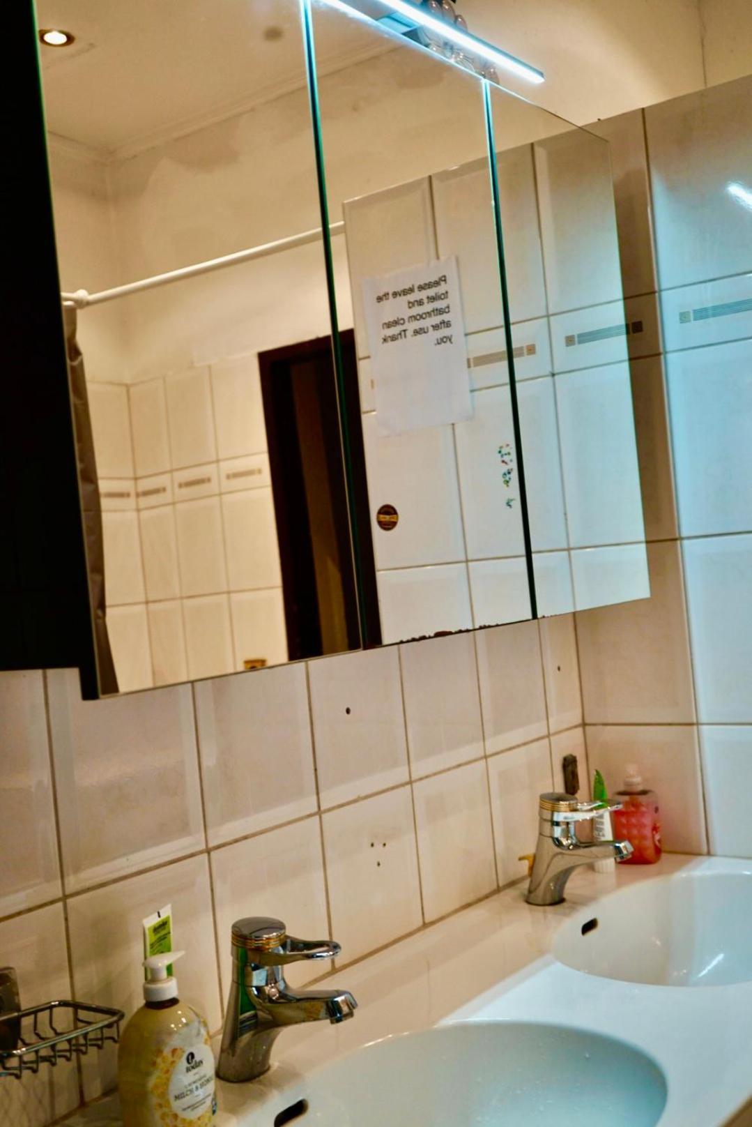 Schoepfwerk Hostel 10 Вена Экстерьер фото